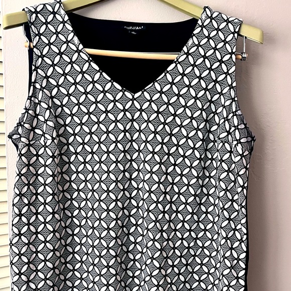 Roz & Ali Tops - Roz and Ali black and white lace detail shell